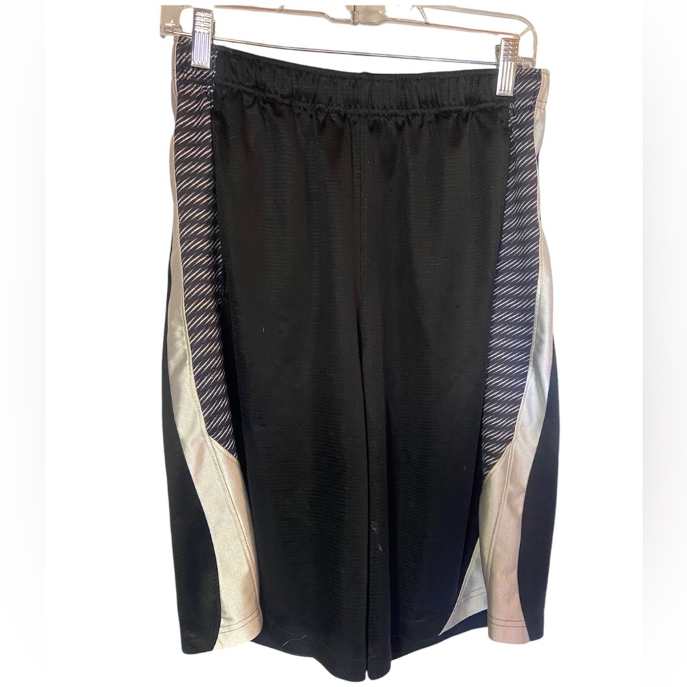 Nike xl extra large athletic basketball shorts men’s 
Guc